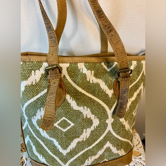 Myra Shoulder Bag - Picture 8 of 8